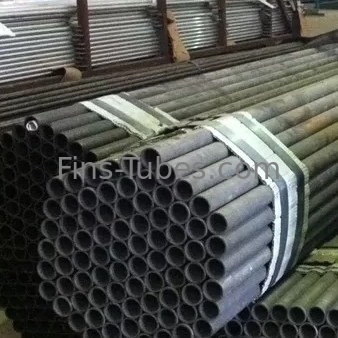 購入 DELLOKは継ぎ目が無い高温15Mo3 DIN 17175の炭素鋼のひれ付き管を online manufacture